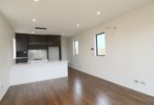 For rent, Fresh and unfurnished, , 3 beds 2 baths house with garage, Available on Tue 10th Mar, Takanini, Auckland