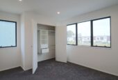For rent, Fresh and unfurnished, , 3 beds 2 baths house with garage, Available on Tue 10th Mar, Takanini, Auckland
