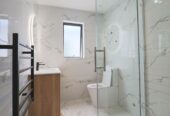 For rent, Fresh and unfurnished, , 3 beds 2 baths house with garage, Available on Tue 10th Mar, Takanini, Auckland