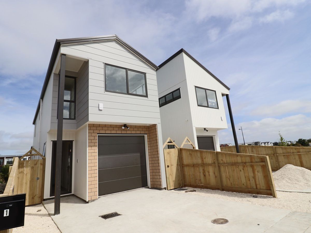 For rent, Fresh and unfurnished, , 3 beds 2 baths house with garage, Available on Tue 10th Mar, Takanini, Auckland