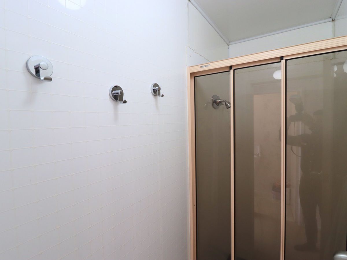 For rent, 3 beds 2 baths house with double garage and Storage room, Available from Thu 19th Feb, Hill Park, Auckland