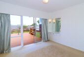 For rent, 3 beds 2 baths house with double garage and Storage room, Available from Thu 19th Feb, Hill Park, Auckland