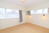 For rent, 3 beds 2 baths house with double garage and Storage room, Available from Thu 19th Feb, Hill Park, Auckland