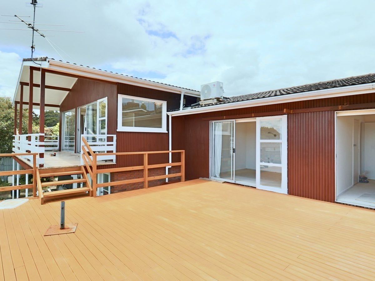 For rent, 3 beds 2 baths house with double garage and Storage room, Available from Thu 19th Feb, Hill Park, Auckland