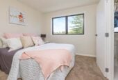 For rent, 4 beds + study room 3 baths townhouse, Available from Thu 19th Feb, Point England, Auckland