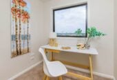 For rent, 4 beds + study room 3 baths townhouse, Available from Thu 19th Feb, Point England, Auckland