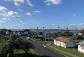 For rent, 4 beds + study room 3 baths townhouse, Available from Thu 19th Feb, Point England, Auckland