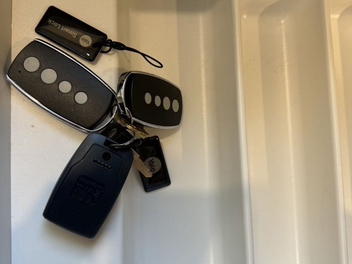 For rent, 4 beds + study room 3 baths townhouse, Available from Thu 19th Feb, Point England, Auckland