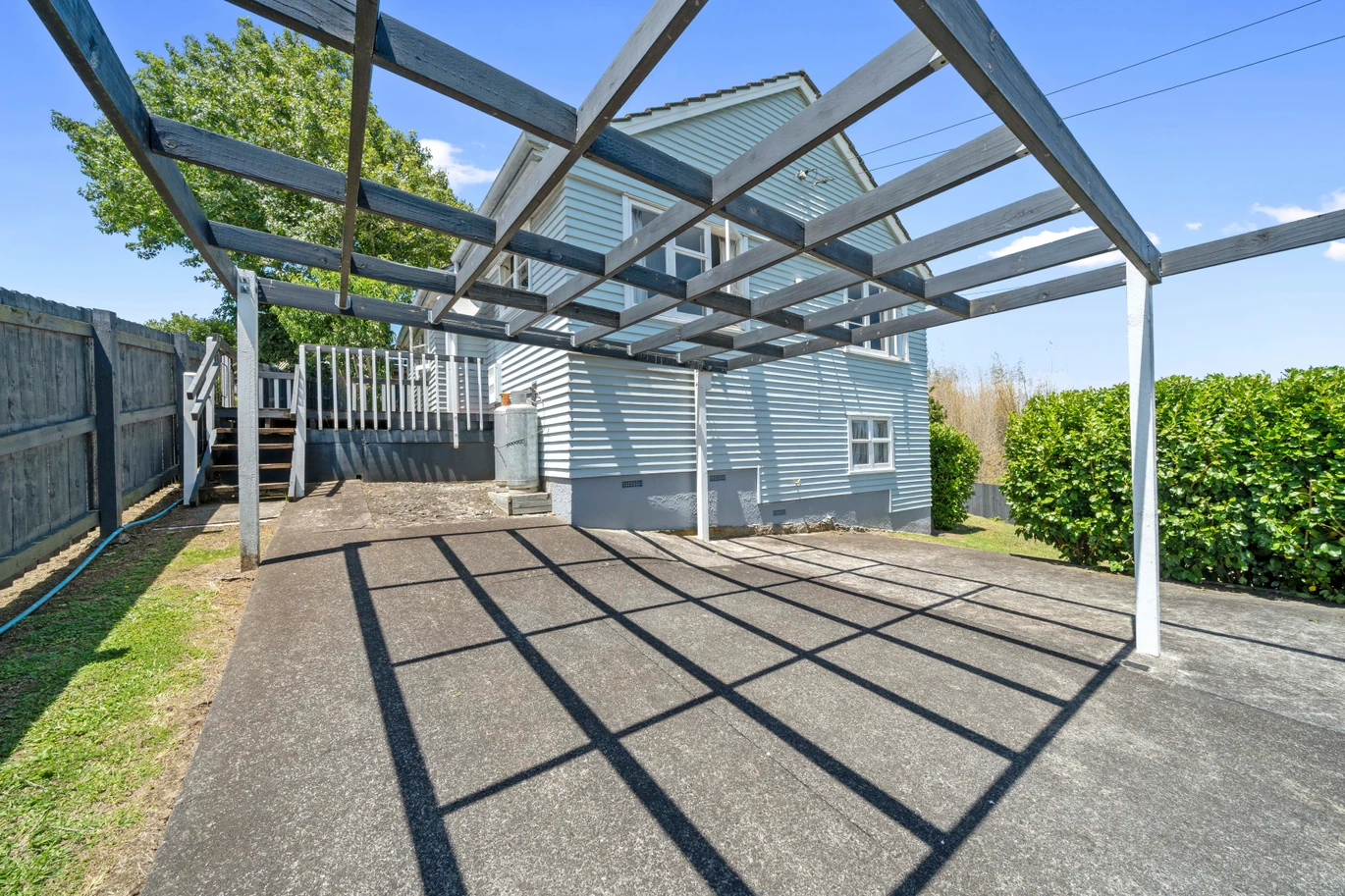 3 beds 1 bath house on 832m2 section, close to schools, shopping centres, motorway access, 71 Hamill Road, Otara, Auckland