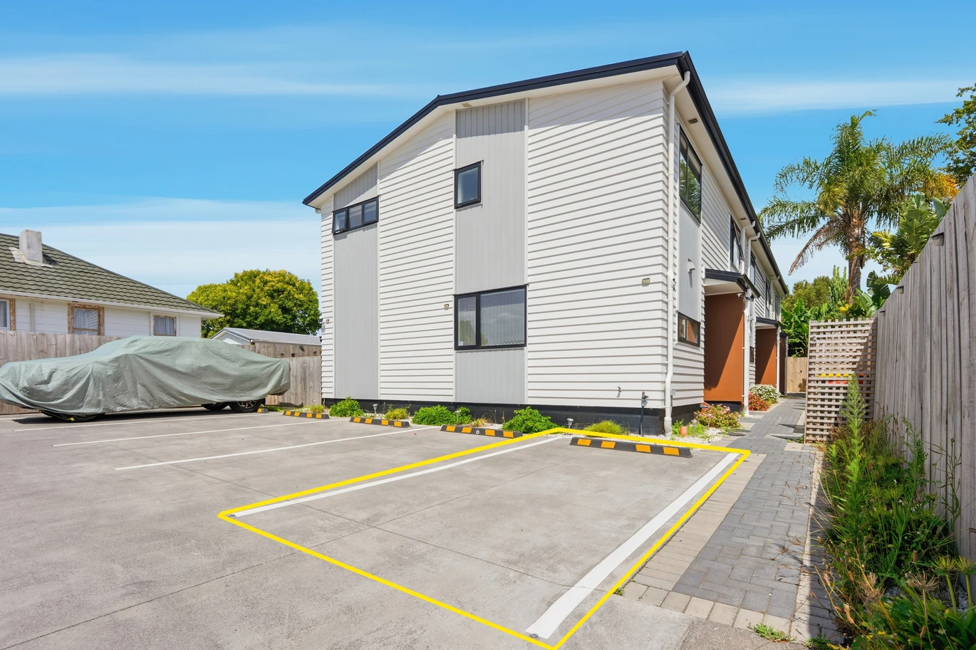 111m2 2 beds 2.5 baths home with car park, close to schools, local cafes, and the coastal walkways, motorway access, 7/3 Royal View Road, Te Atatu South, Auckland