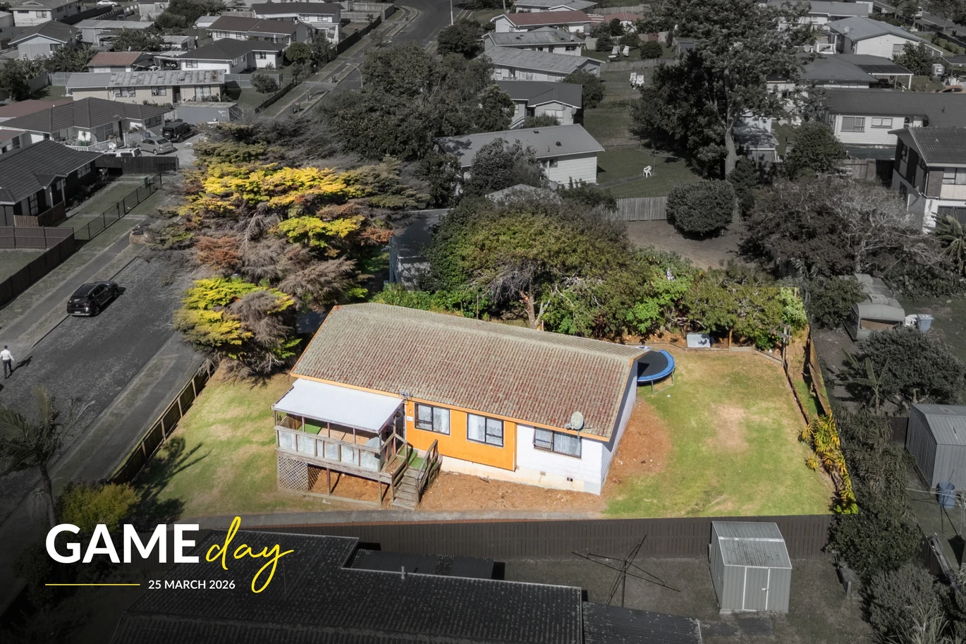 Once in 38 years, 4 beds 1 bath house on 600m2 section, with easy motorway access, plus local schools, shops, and everyday amenities nearby, 48 Darnell Crescent, Clover Park, Auckland