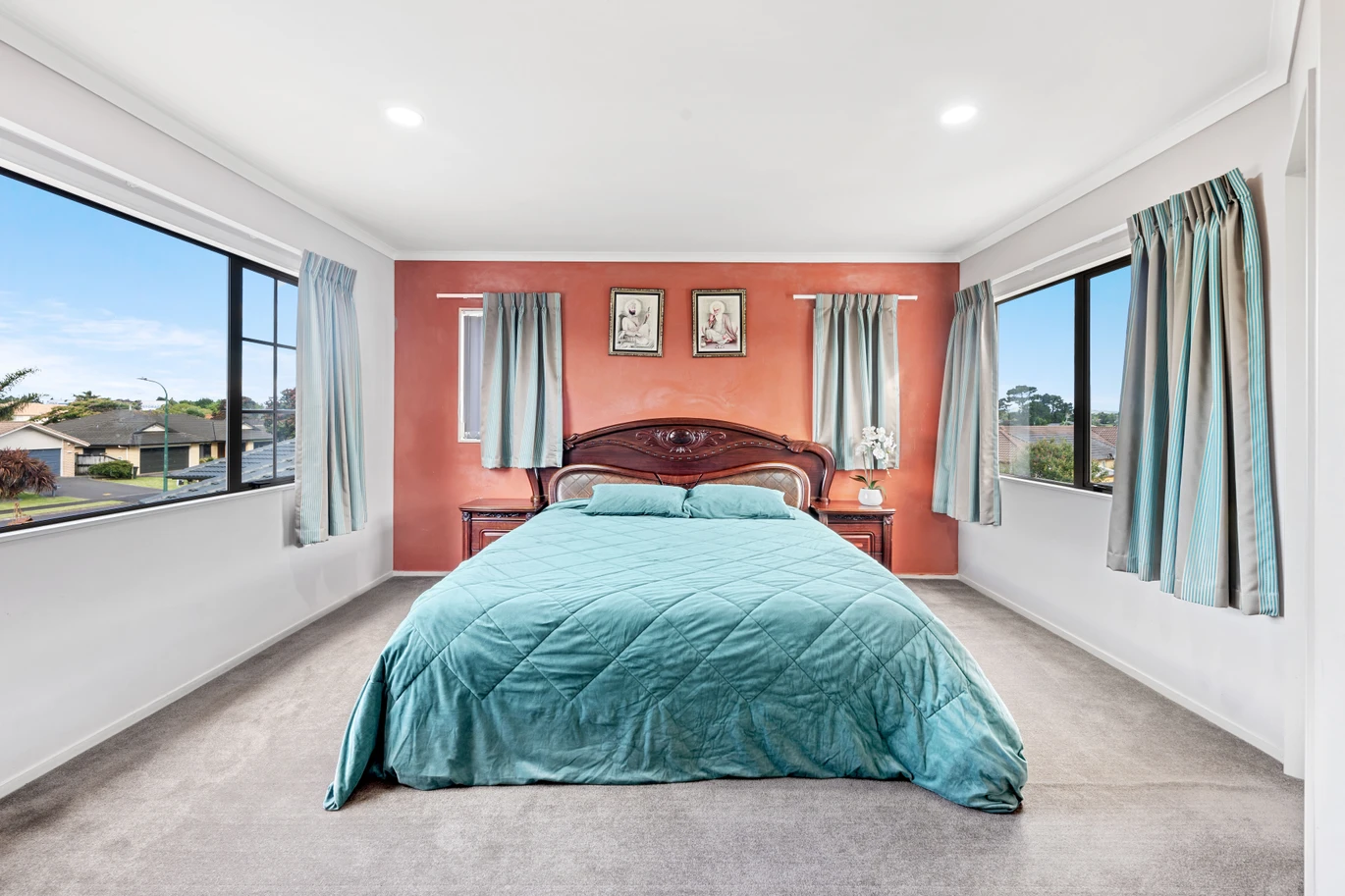 185m2 4 beds 2.5 baths house with double garage on 912m2 section, close to schools, shops, motorway access, 39 Moss Crescent, Takanini, Auckland