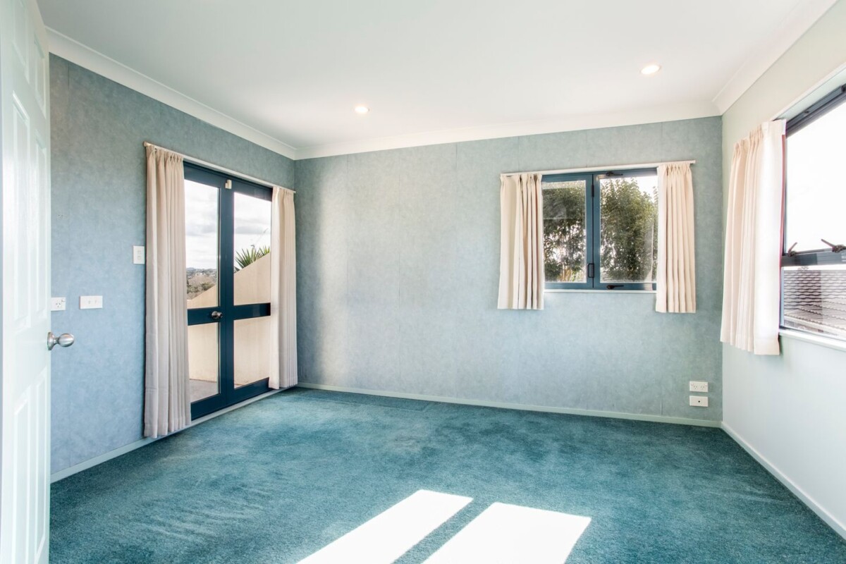 Owner Already Up North – This Must Be Sold, 3 beds 2 baths house with double garage on 418m2 section, minutes from schools, Pak’nSave, WestCity Mall, The Boundary shopping precinct, Henderson Train Station, 35C Edmonton Road, Henderson, Auckland