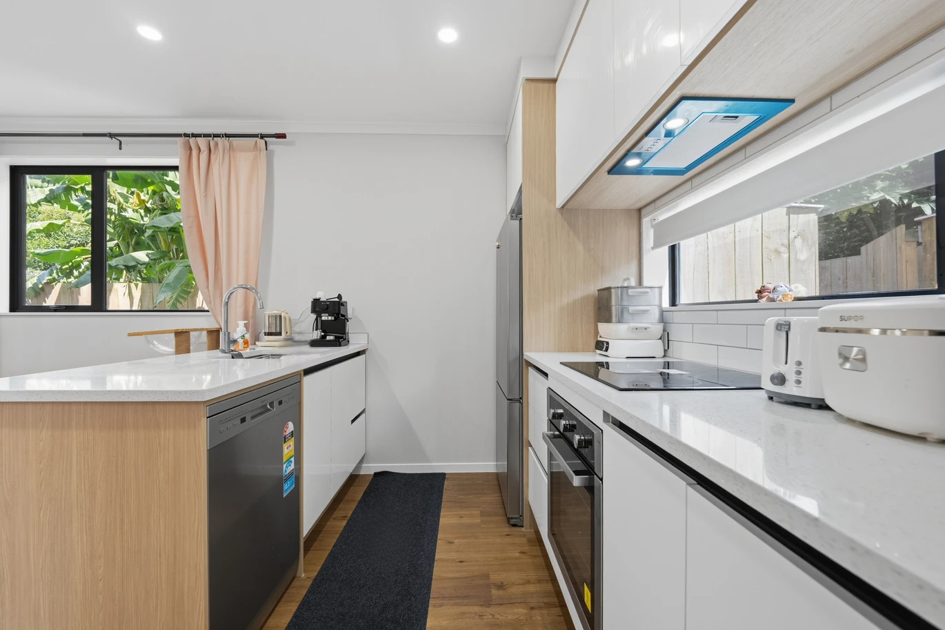 111m2 2 beds 2.5 baths home with car park, close to schools, local cafes, and the coastal walkways, motorway access, 7/3 Royal View Road, Te Atatu South, Auckland