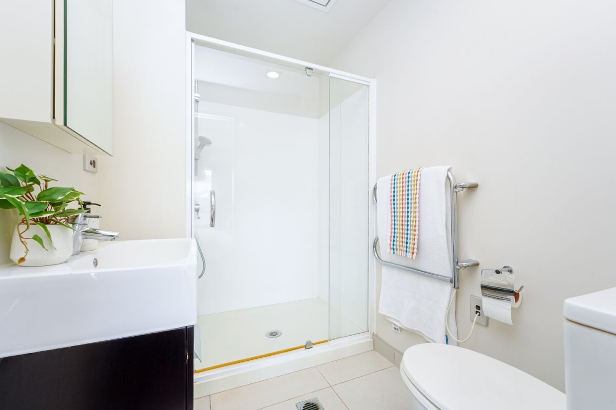 70m2 2 beds 1 bath 1 car park apartment, in Ivory Apartments, just a short stroll to Ponsonby Road and K Road , easy rech to The CBD, motorway access, 6G/16 Chapman Street, Grey Lynn, Auckland
