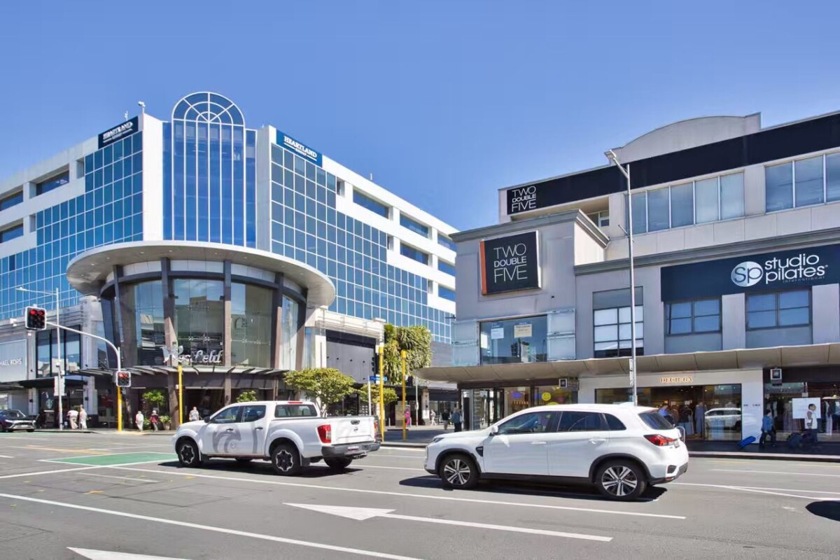 Bank has given final notice, 518m2 retail Rock-Solid Investment Opportunity in the Heart of Newmarket, returning approximately $139,000 per annum across three long-term tenancies, Jewellery shop – trading since September 2000, Bridal shop – trading since April 2006, Education provider – trading since Jan 2023, 2A/255 Broadway, Newmarket, Auckland