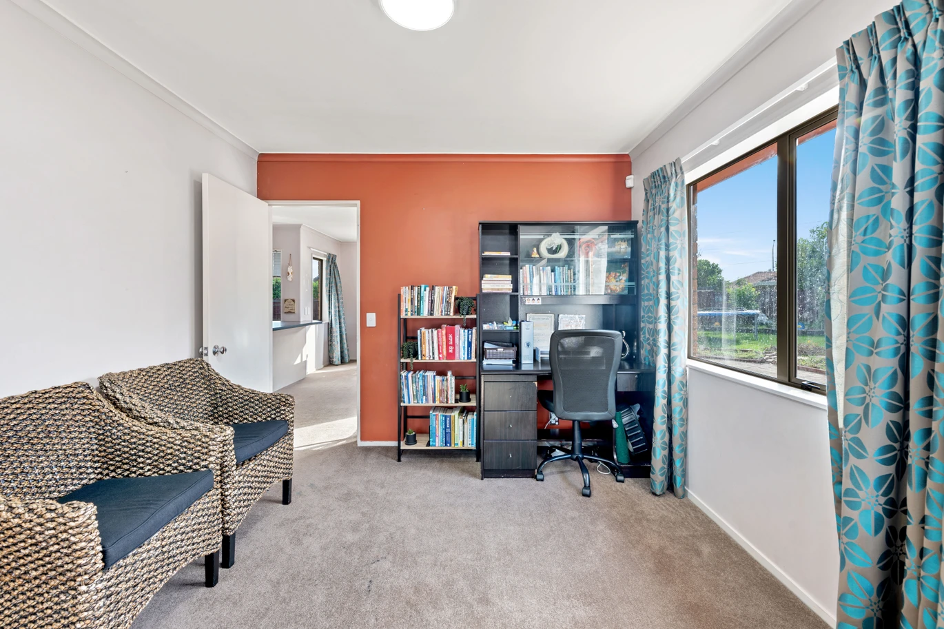 185m2 4 beds 2.5 baths house with double garage on 912m2 section, close to schools, shops, motorway access, 39 Moss Crescent, Takanini, Auckland
