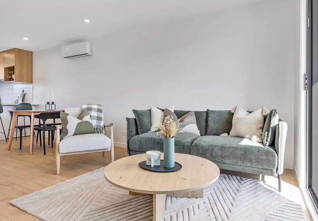 Brandnew 3 beds 2 baths home with carport, Just a short distance to Browns Bay Beach and Albany Mall, close to schools, 38 Kanapa Road, Northcross, Auckland
