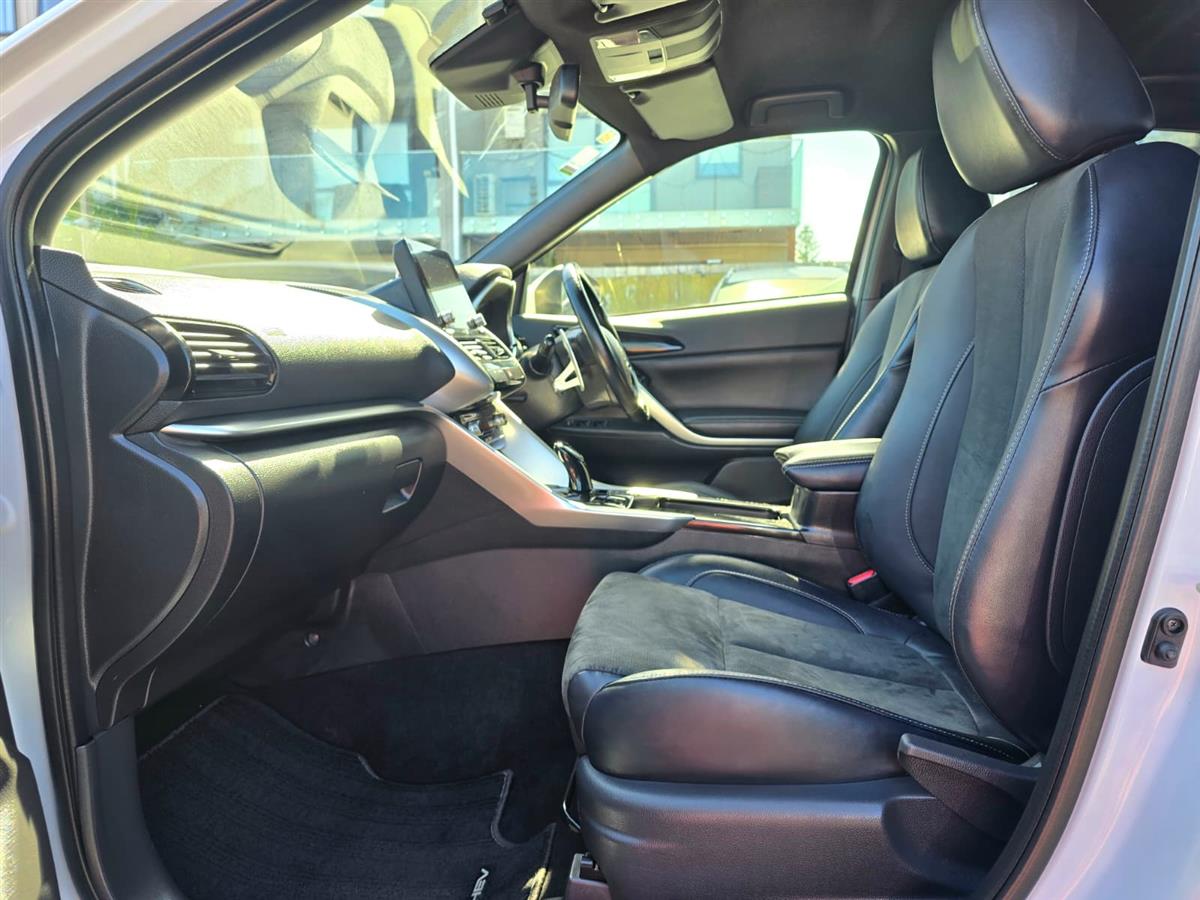 2020 Mitsubishi Eclipse CROSS**PHEV* RV/SUV Automatic, 5 seats, 2,359 cc, 89,312 km