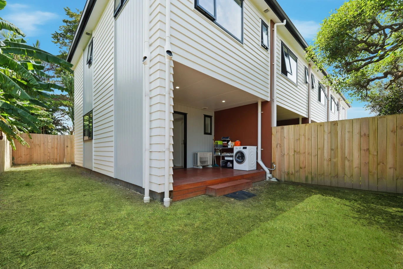 111m2 2 beds 2.5 baths home with car park, close to schools, local cafes, and the coastal walkways, motorway access, 7/3 Royal View Road, Te Atatu South, Auckland