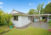 3 beds house with garage on 791m2 section, with RC for 5 lots subdivision, close to schools, parks, Pak’nSave Lincoln Road and the retail hub at Lincoln North Centre. motoway access, 1 Cedar Heights Avenue, Massey, Auckland