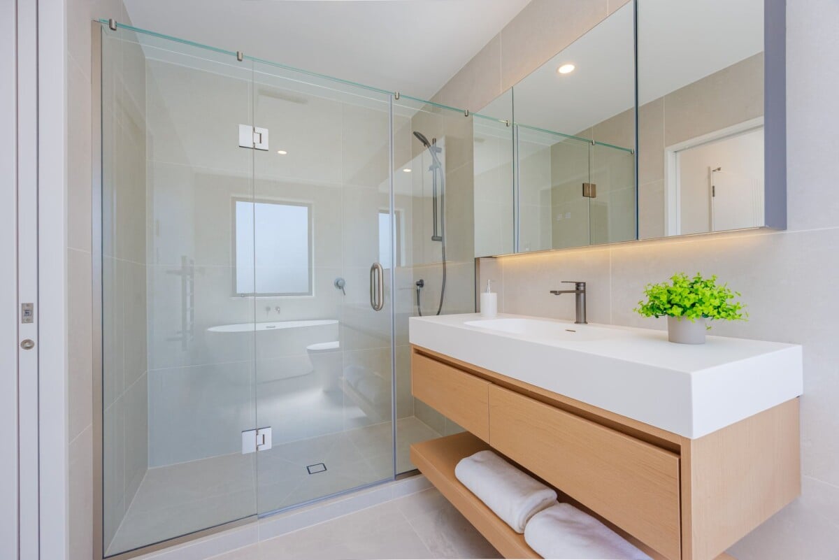 10 Years Master Builder Guarantee, Brandnew standalone 3 beds 2.5 bath home with garage, close to motorway access, Ellerslie Village, Sylvia Park, public transport and local schools. (Stanhope Road School, One Tree Hill College and Baradene College), 7B Vause Street, Ellerslie, Auckland