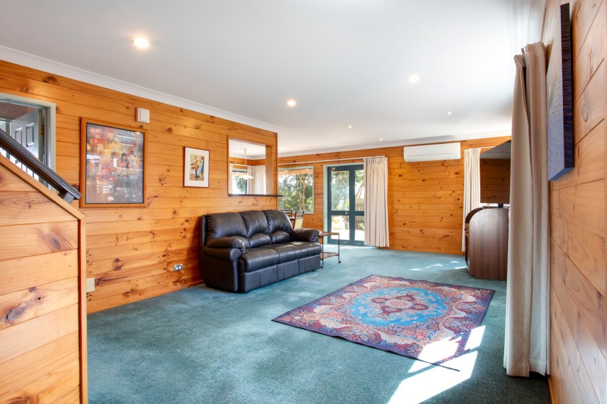Owner Already Up North – This Must Be Sold, 3 beds 2 baths house with double garage on 418m2 section, minutes from schools, Pak’nSave, WestCity Mall, The Boundary shopping precinct, Henderson Train Station, 35C Edmonton Road, Henderson, Auckland