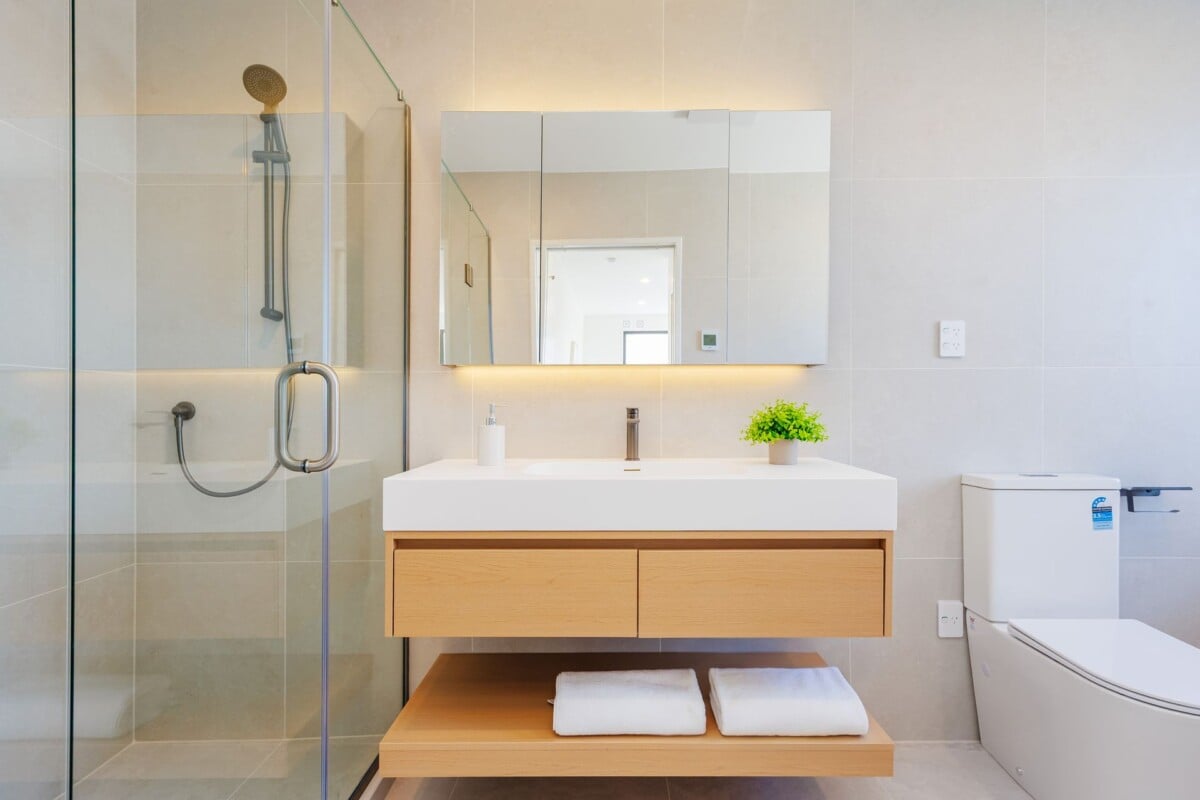 10 Years Master Builder Guarantee, Brandnew standalone 3 beds 2.5 bath home with garage, close to motorway access, Ellerslie Village, Sylvia Park, public transport and local schools. (Stanhope Road School, One Tree Hill College and Baradene College), 7B Vause Street, Ellerslie, Auckland
