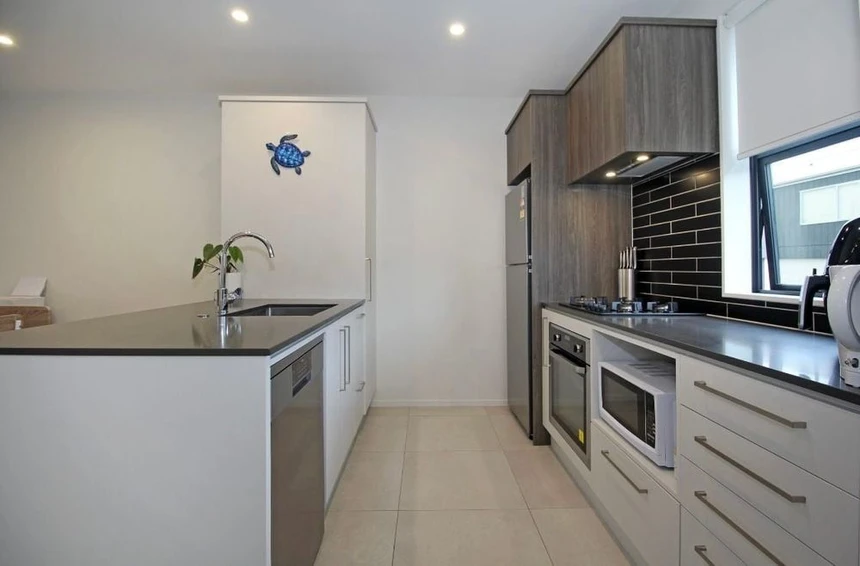 Fletcher-built Freehold 2 beds 1 bath home with car park, extra nearby parking, freehold title (no body corporate fees), and a transferable Master Build Guarantee, just a short walk to Ormiston Town Centre and Barry Curtis Park, 10 Paterae Lane, Flat Bush, Auckland