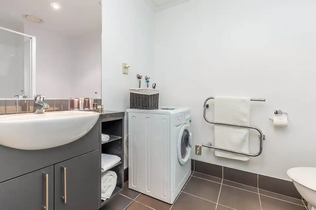Auckland Girls’ Grammar School zone, 46m2 Freehold 1 bed 1 bath apartment, just moments from SkyCity, the Britomart precinct, 202/74 Albert Street, City Centre, Auckland