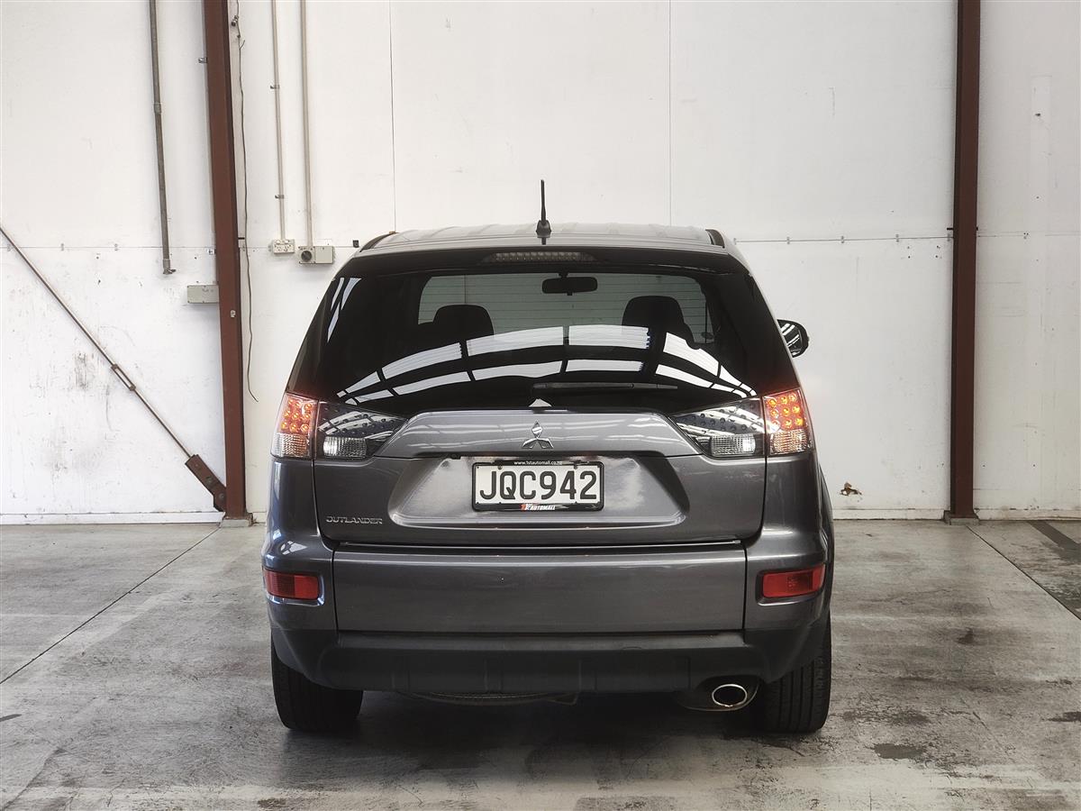 2009 Mitsubishi Outlander 4WD G 7SEATER/NEW WOF & SERVICE RV/SUV Automatic, Grey, Petrol, 2,350 cc, 127,380 km
