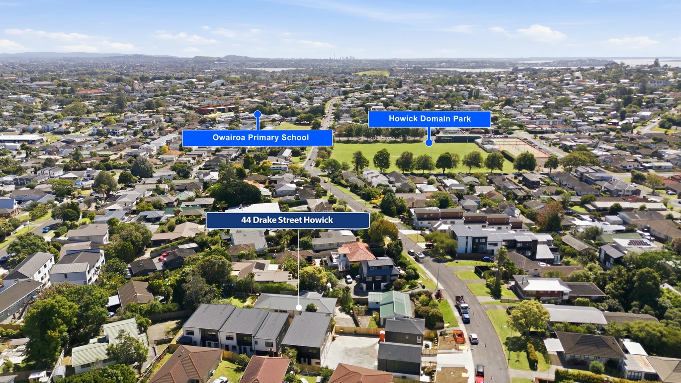 10-Year Stamford Building Warranty, move-in ready, Brandnew freehold Brick 2 bed 2.5 baths home with car park, 2 ensuites, walking distance to Howick Domain and Owairoa Primary School, and zoned for sought-after Sancta Maria College and Howick College. Just minutes to Howick Village, supermarkets, 8/44 Drake Street Howick,, Auckland