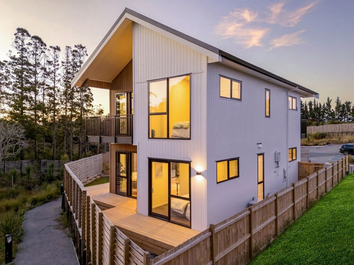 Brandnew 4 beds 3 baths house with garage and deck, zoned for Hobsonville School and Hobsonville Point High School. Local shops, cafes and public transport are nearby, easy motorway access, 26 Curtiss Circle, Hobsonville, Auckland