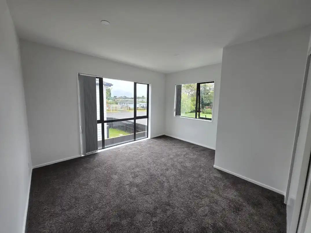 For rent, 3 beds 2 baths townhouse with garage, Available from: Thursday, March 19, 20B Volante Avenue, Wattle Downs, Auckland