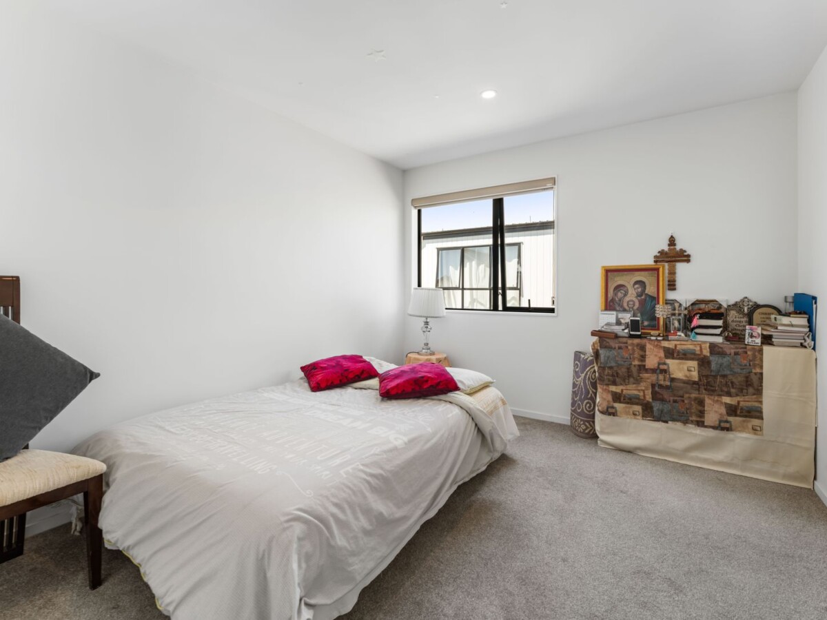 Bank Countdown On – This Must Be Sold within two weeks, 2 beds 1.5 baths home, backs directly onto the expansive Henderson High School playground, close to schools, shops, transport links, parks, and all the everyday essentials, 8/28 Smythe Road, Henderson, Auckland