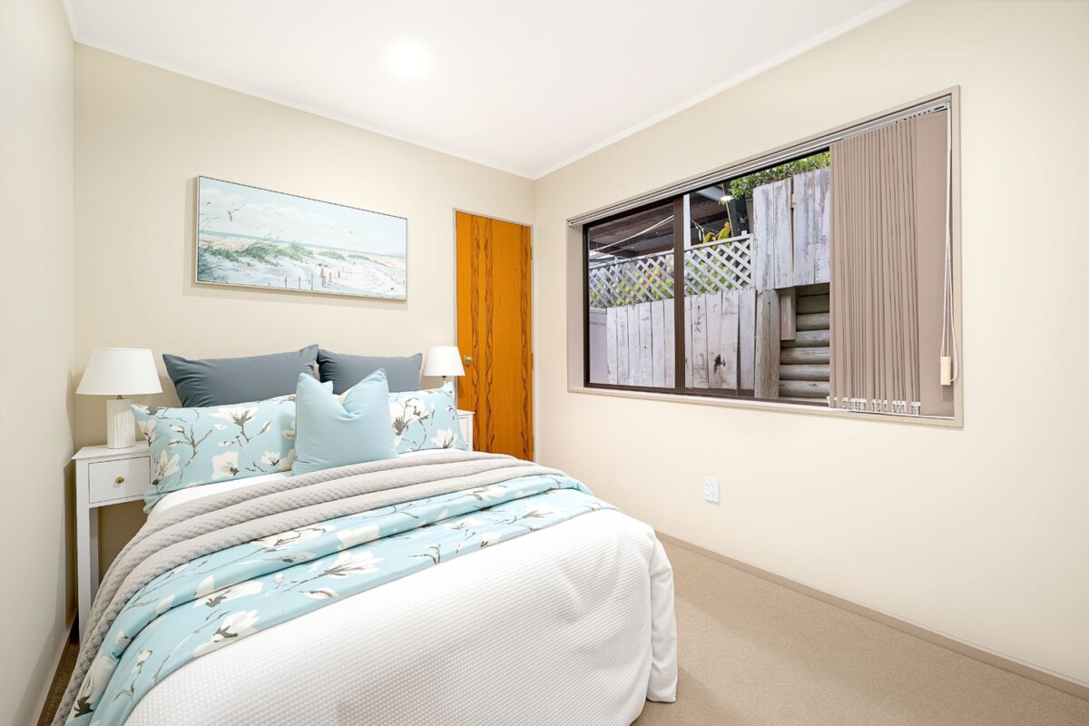 Vendor Cashing Up – Ready to Move In, Brick and tile 3 beds 1.5 bath house with garage, just a short stroll or drive away from Lynn Mall, 2/27 Rata Street, New Lynn, Auckland