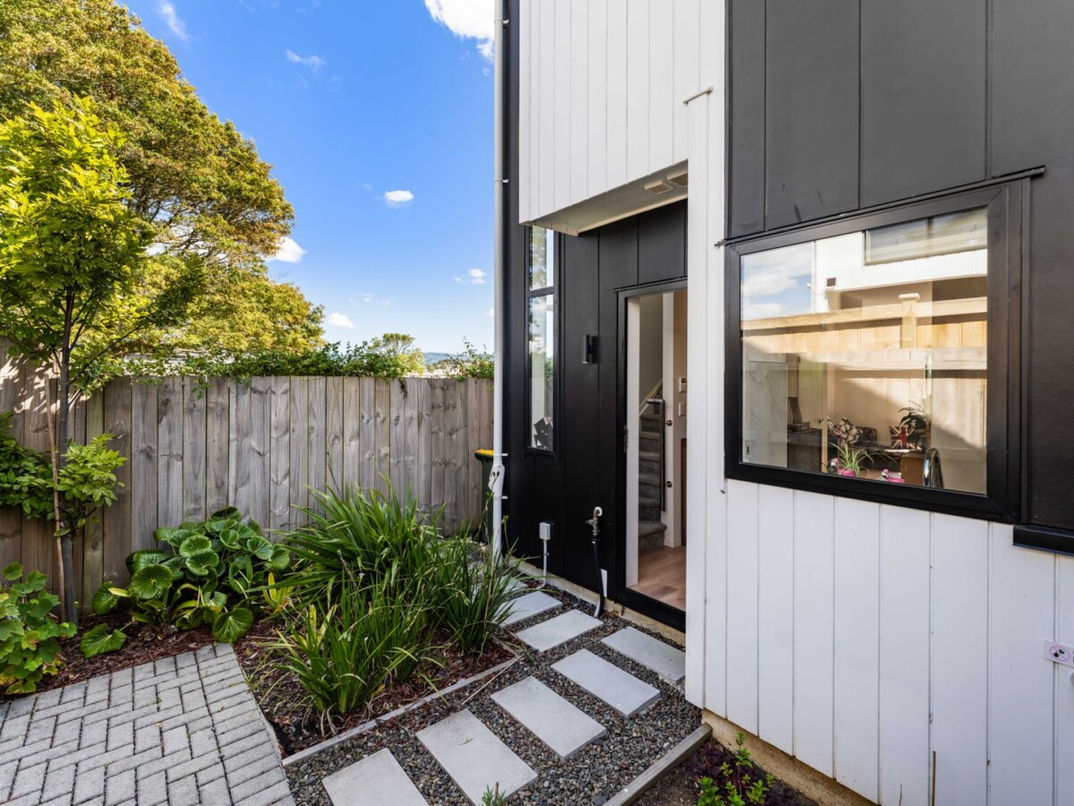 Bank Countdown On – This Must Be Sold within two weeks, 2 beds 1.5 baths home, backs directly onto the expansive Henderson High School playground, close to schools, shops, transport links, parks, and all the everyday essentials, 8/28 Smythe Road, Henderson, Auckland