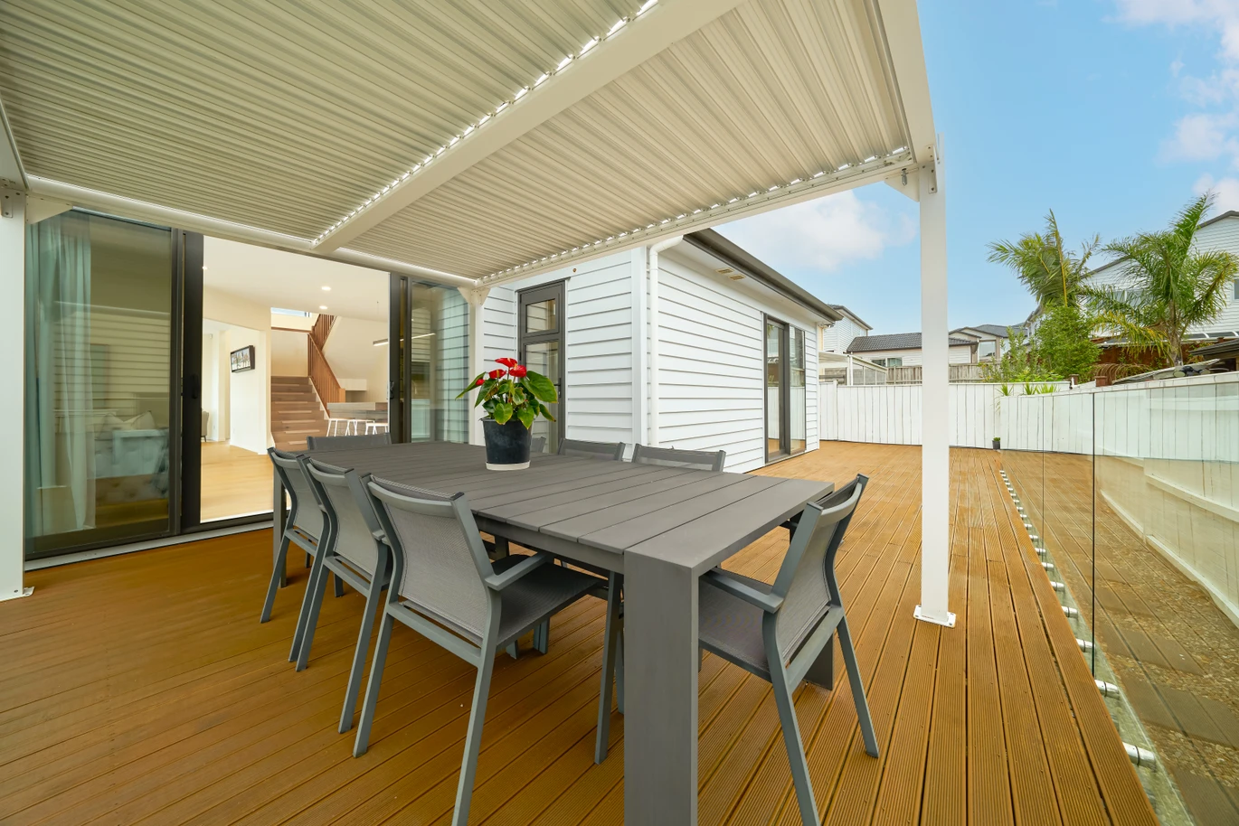 336m2 6 beds 5 baths house with double garage and 2 beds granny on 403m2 section, close to schools, parks, shopping centres, Zoned for top-tier schools including Mission Heights and Ormiston, 2 Veneta Close, Flat Bush, Auckland