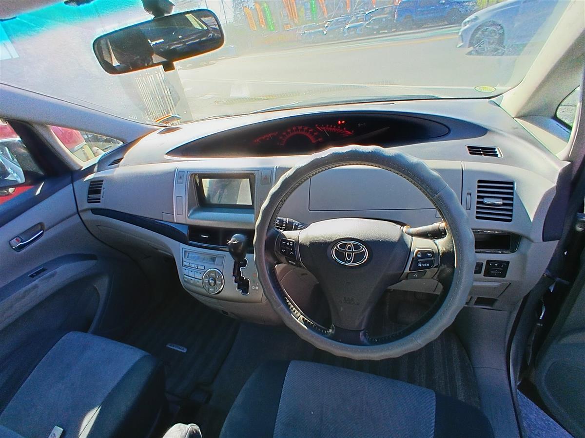2006 Toyota Estima Station Wagon Automatic, 8 seats, Silver, Petrol, 2,362 cc, 226,040 km
