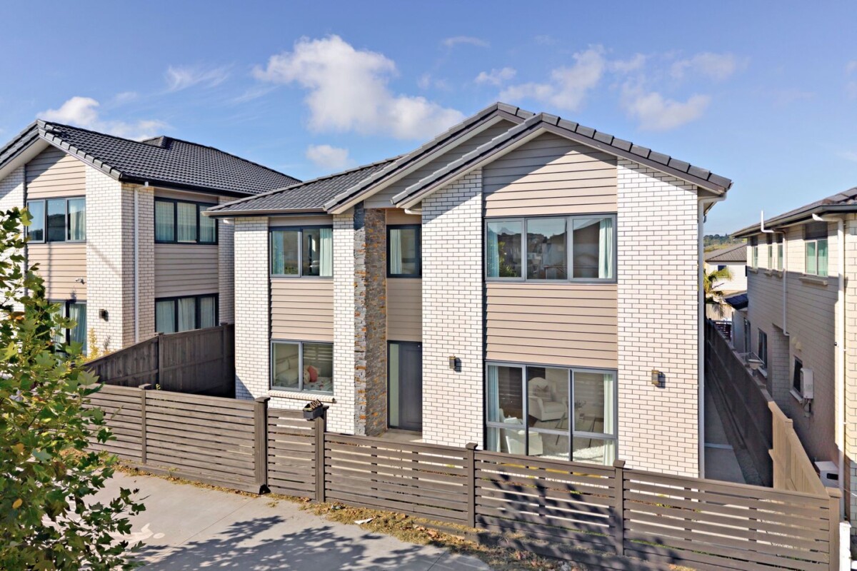 318m2 7 beds 4.5 baths house with double garage and 2 beds granny, Ormiston Town Centre is right on your doorstep, and Ormiston schools nearby, 403 Ormiston Road, Flat Bush, Auckland