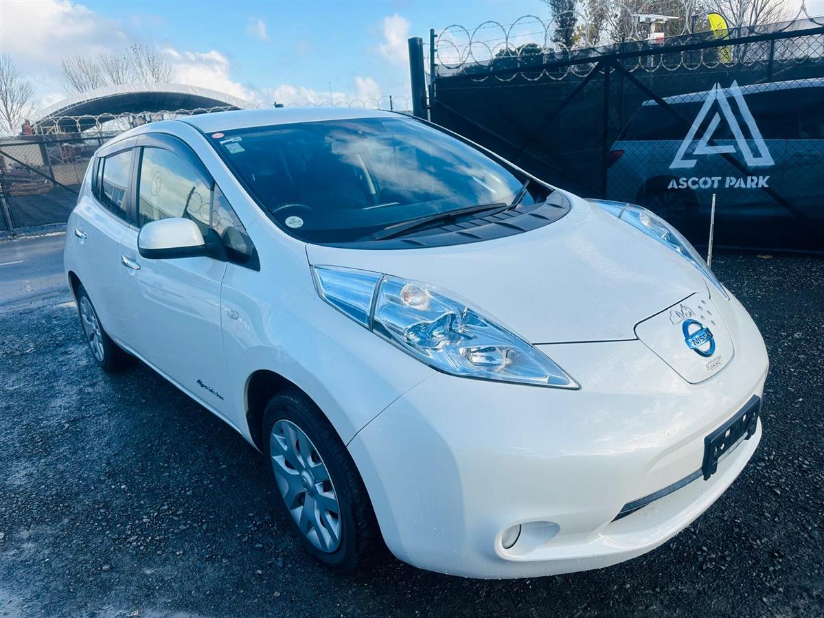 Stock clearance, 2014 Nissan Leaf Hatchback Automatic, 5 seats, Electric, 89,319 km