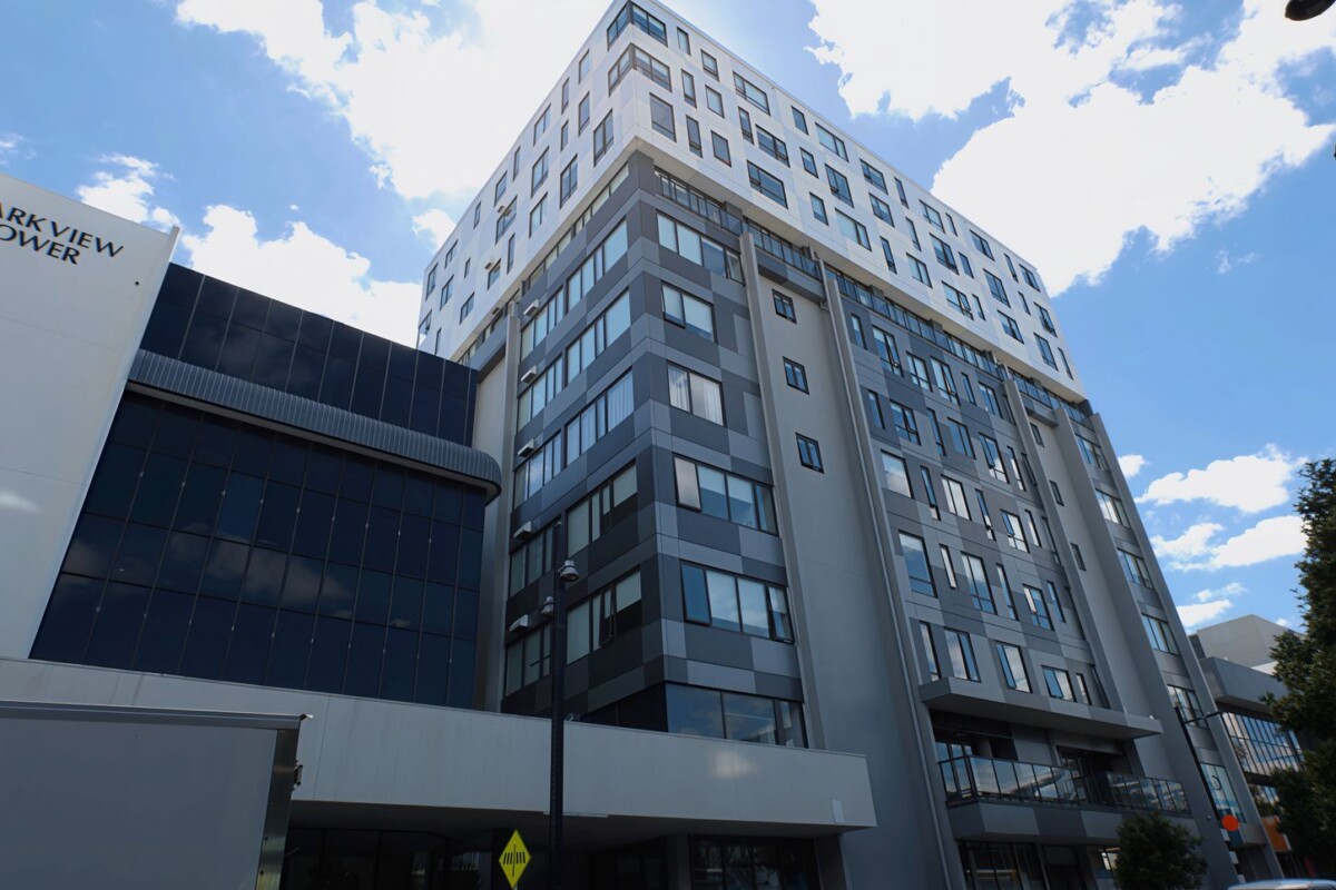 2 beds 1 bath apartment, Prime location opposite Manukau Train Station, Approx. 2-minute walk to Westfield Manukau, Pleasant balcony with attractive outlook, Stable tenant in place, 805/17 Putney Way, Manukau, , Auckland