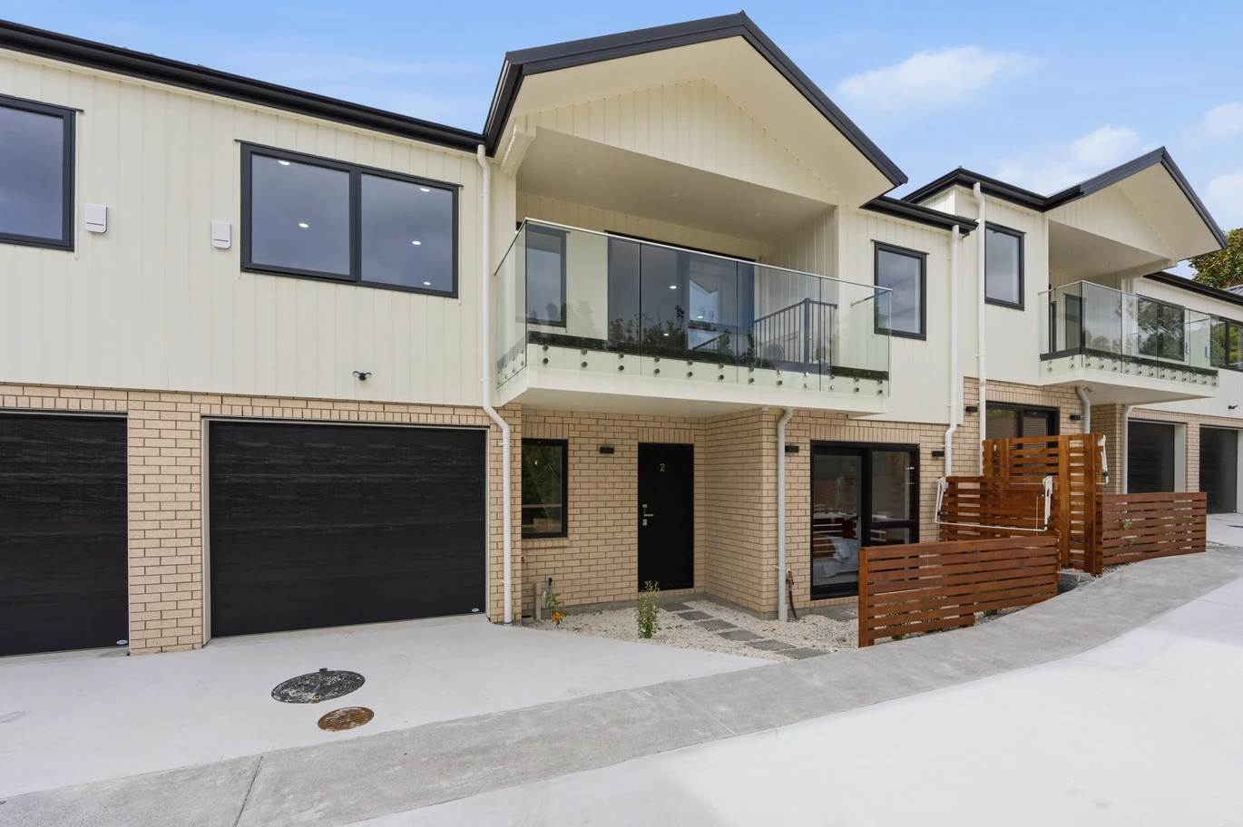 Brandnew 3 beds + study 2.5 baths home with garage, close to schools, Westfield Henderson and LynnMall, reserves, motorway access, zoned for Tirimoana School, Rangeview Intermediate, and Rutherford College, 16 Kirby Street, Glendene, Auckland