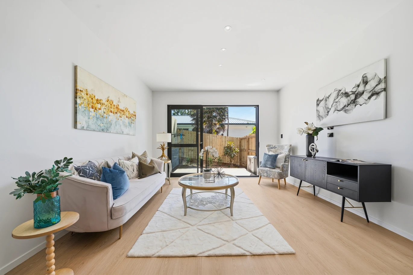 10-Year Stamford Building Warranty, Brandnew freehold Brick 3 beds 2.5 baths home with car park, walks to Howick Domain and Owairoa Primary School, and zoned for Sancta Maria College and Howick College. Just minutes to Howick Village, supermarket, beach, 4/44 Drake Street, Howick, Auckland