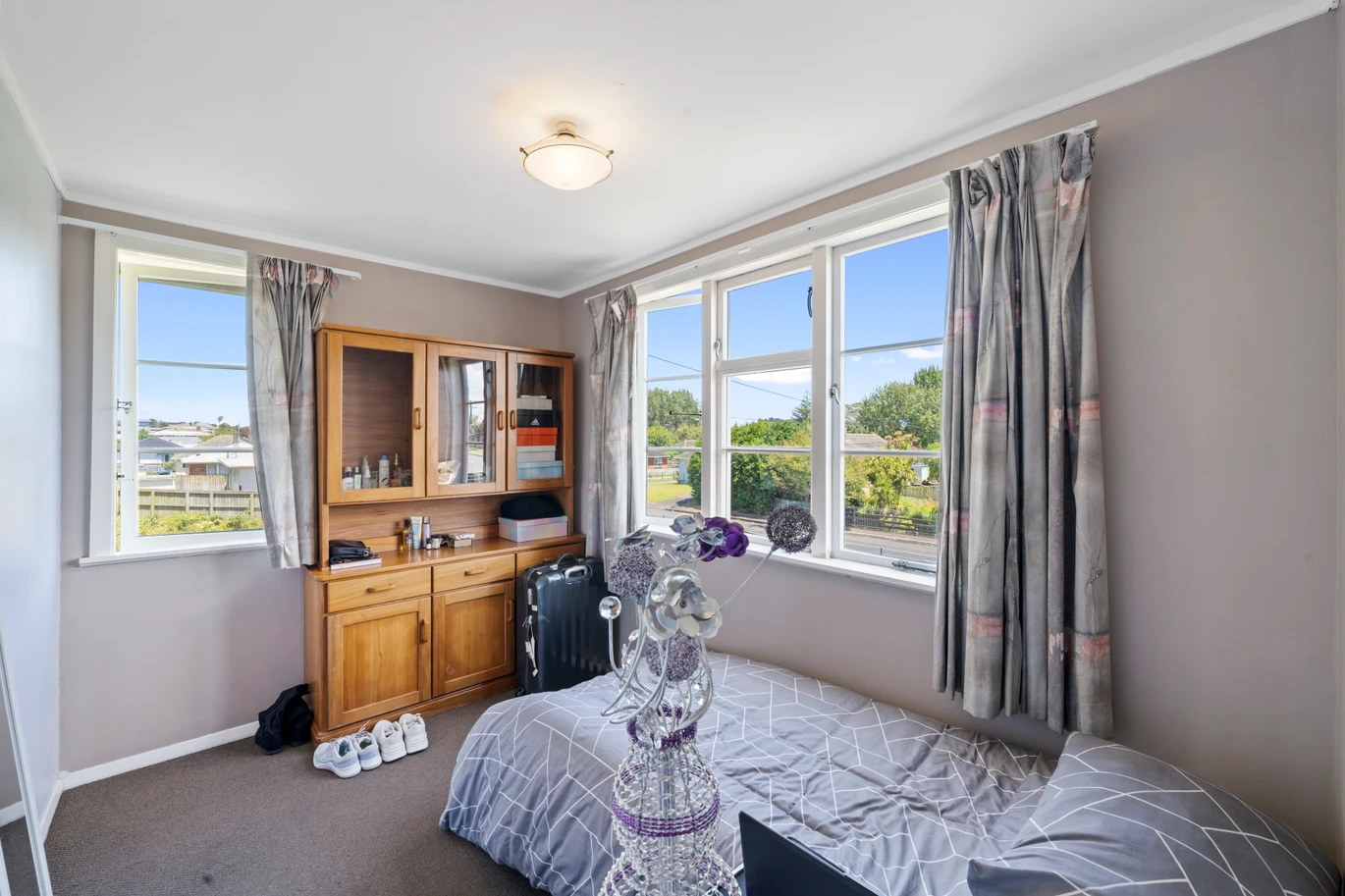 3 beds 1 bath house on 832m2 section, close to schools, shopping centres, motorway access, 71 Hamill Road, Otara, Auckland