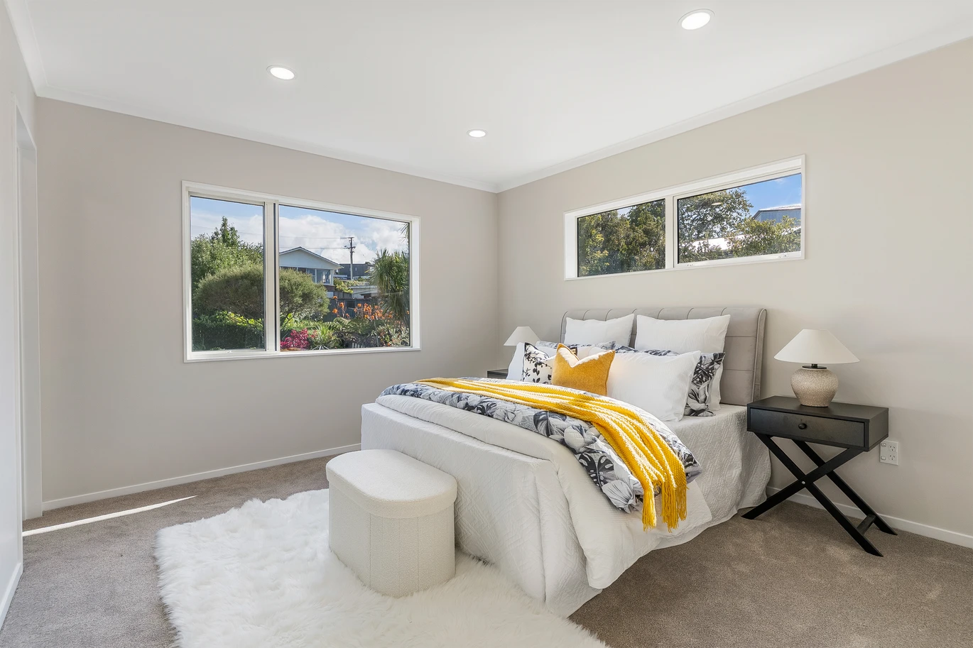 Vendor cashing out, Standalone 6 beds 5 baths house with 6 car parks on 400m2 section, a detached sleepout with its own bathroom, 2 ground floor ensuites with self-contained access, close to schools, Glenfield Mall, Wairau Park and motorway access, Detached Sleepout12C Manuka Road, Glenfield, Auckland