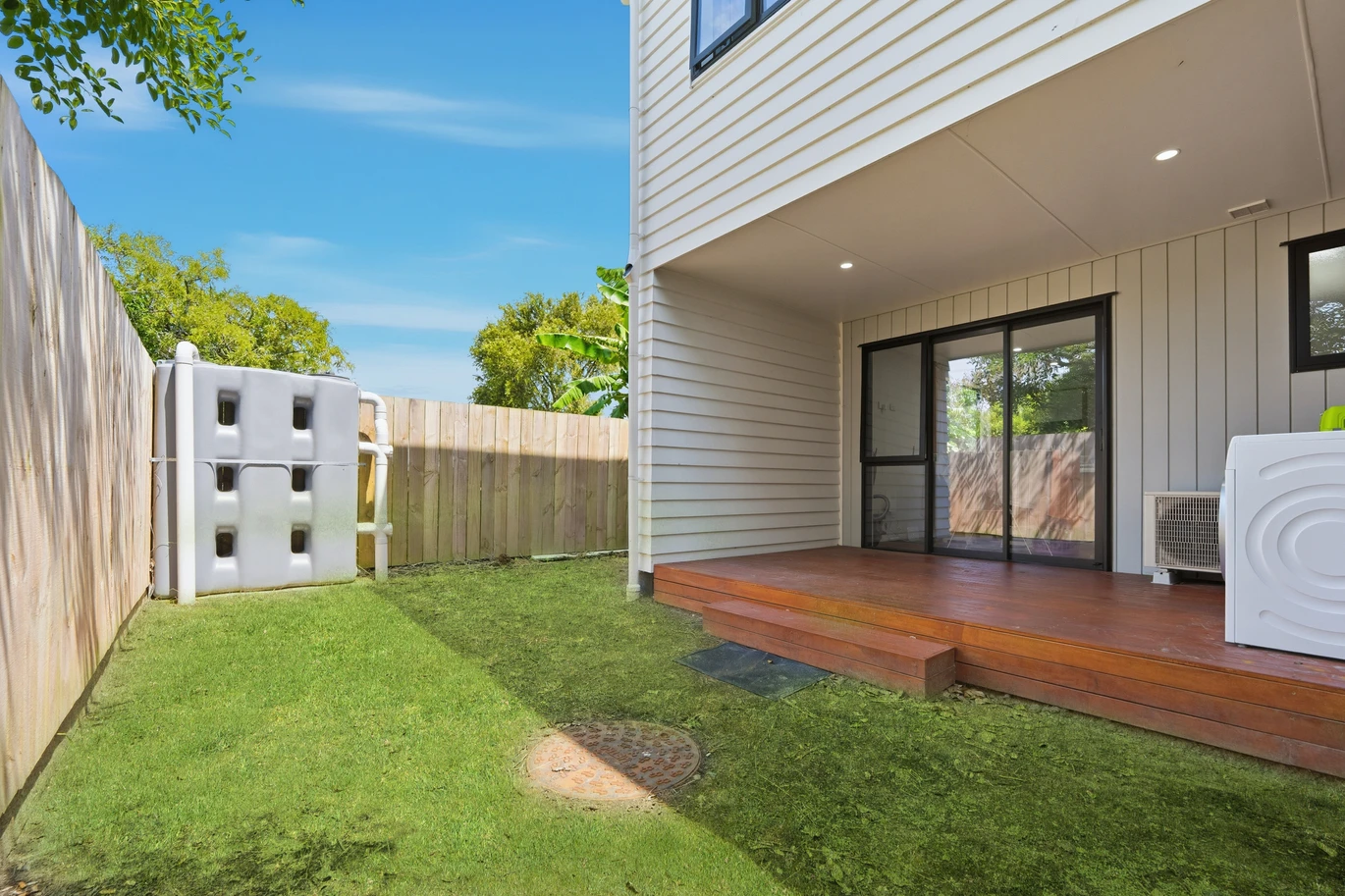111m2 2 beds 2.5 baths home with car park, close to schools, local cafes, and the coastal walkways, motorway access, 7/3 Royal View Road, Te Atatu South, Auckland