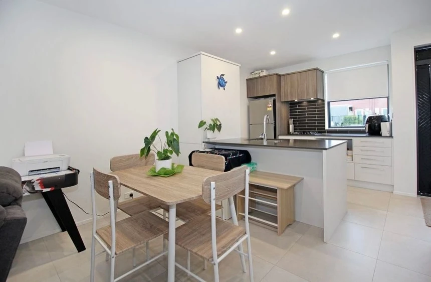 Fletcher-built Freehold 2 beds 1 bath home with car park, extra nearby parking, freehold title (no body corporate fees), and a transferable Master Build Guarantee, just a short walk to Ormiston Town Centre and Barry Curtis Park, 10 Paterae Lane, Flat Bush, Auckland