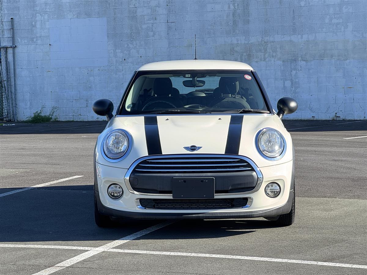2018 MINI Cooper Facelift Hatchback Automatic, 4 seats, Beige, Petrol, 1,500 cc, 39,600 km