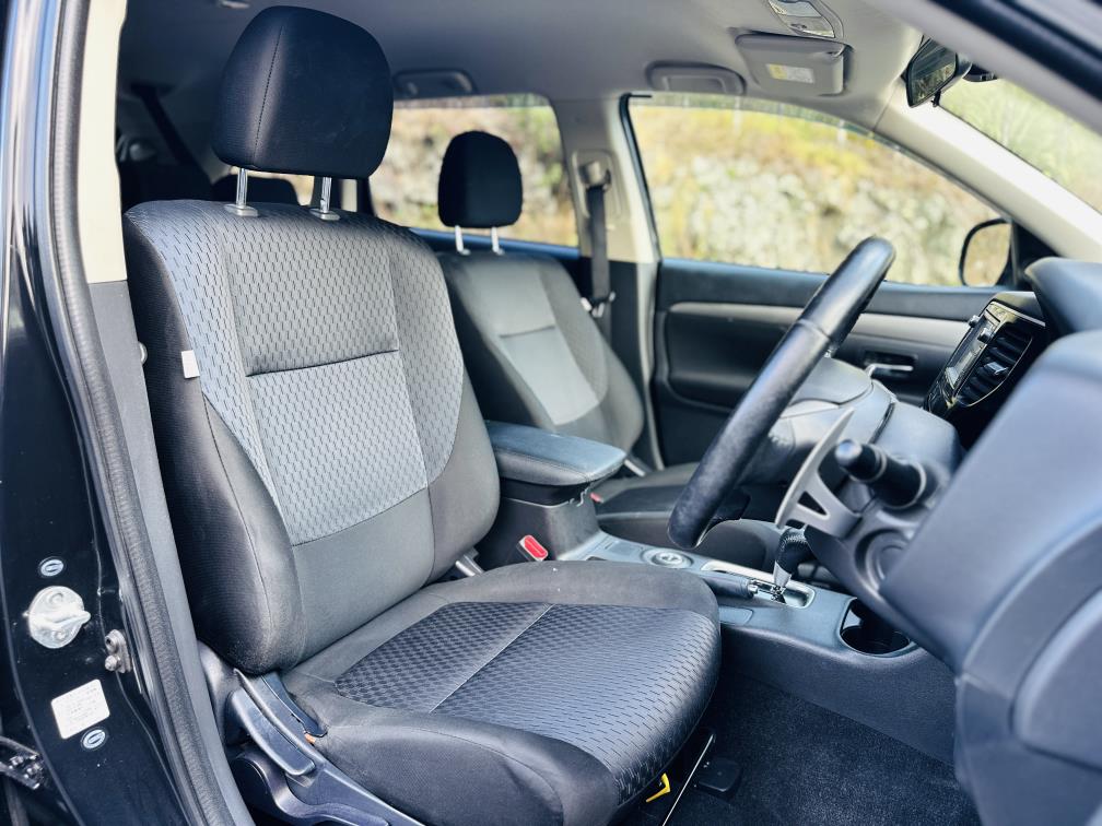 2014 Mitsubishi Outlander 7 SEATER !! TOP SPEC !! RV/SUV Tiptronic, Petrol, New Import, Black, 2,400 cc, 69,178 km